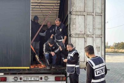 Tır dorsesine gizlenen 11 kaçak göçmen yakalandı