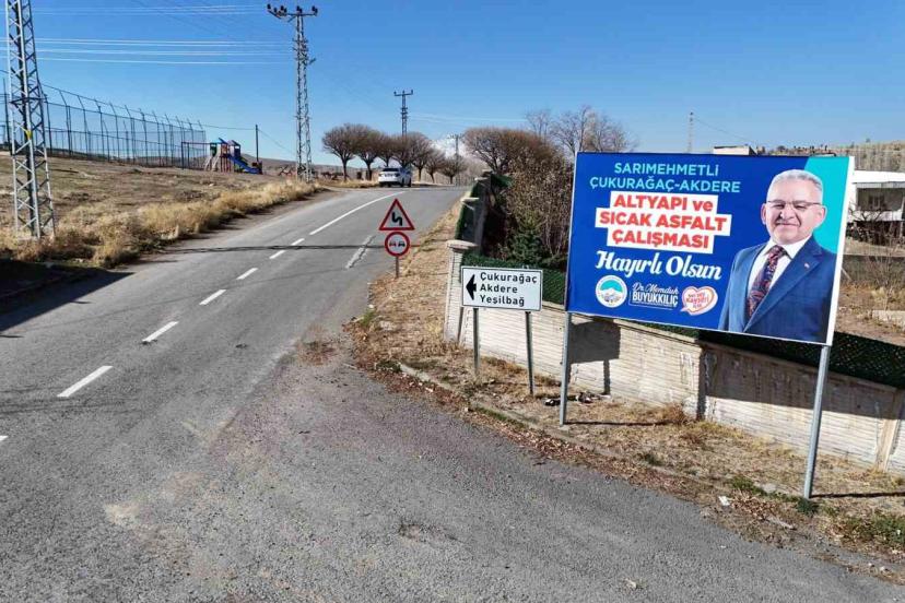 Tomarza’da 3 mahallenin ana yollarının sıcak asfaltı tamamlandı