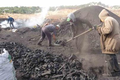 Torosların eteğinde zorlu ’kömür’ mesaisi