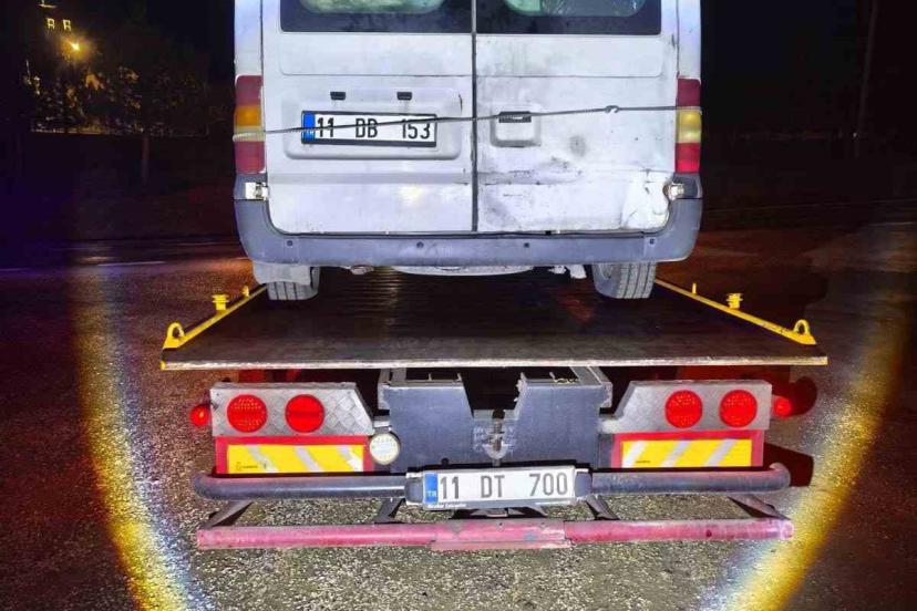 Trafik kontrolünde yakalaması olan araç otoparka çekildi