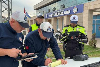 Trafikten kaçmak için kaldırıma çıktı: 2 bin 309 lira ceza yedi