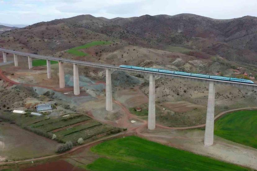 Tren biletlerinde öğretmenlere yüzde 50 indirim