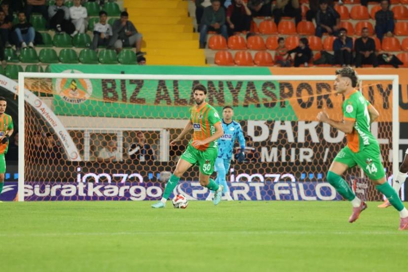 Trendyol Süper Lig: Alanyaspor: 0 - Gaziantep FK: 0 (İlk yarı)