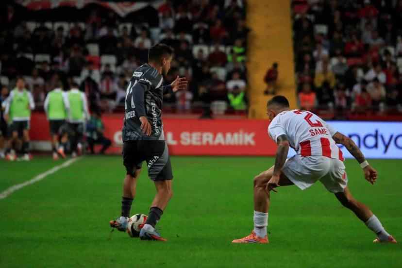Trendyol Süper Lig: Antalyaspor: 1 - Beşiktaş: 3 (Maç sonucu)