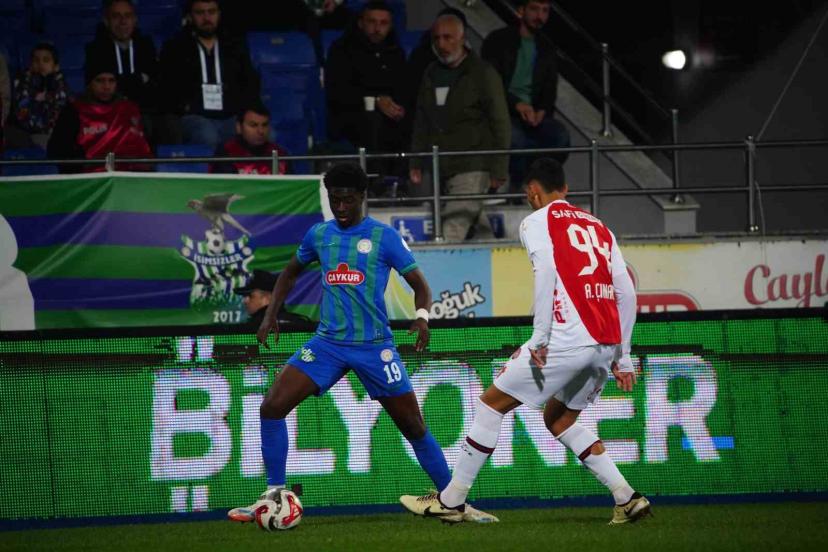 Trendyol Süper Lig: Çaykur Rizespor: 0 - Fatih Karagümrük: 0 (İlk yarı)