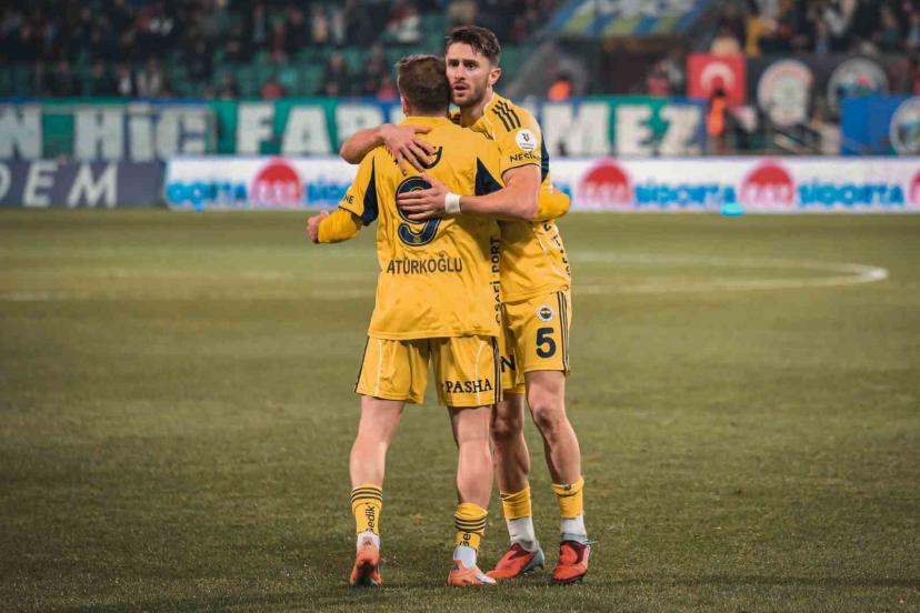 Trendyol Süper Lig: Çaykur Rizespor: 2 - Fenerbahçe: 5 (Maç sonucu)