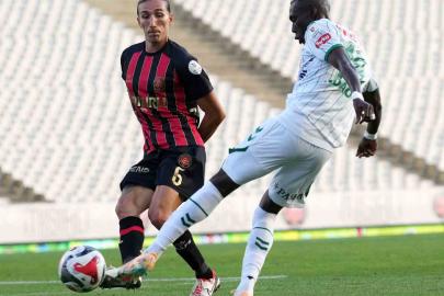 Trendyol Süper Lig: Fatih Karagümrük: 2 - Konyaspor: 0 (Maç Sonucu)