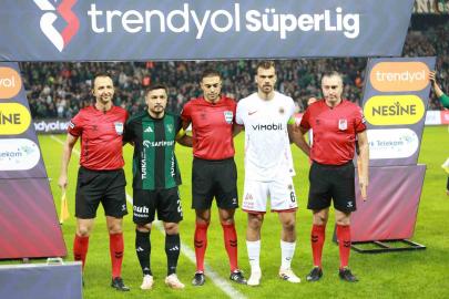 Trendyol Süper Lig: Kocaelispor: 0 - Gençlerbirliği: 0 (Maç devam ediyor)