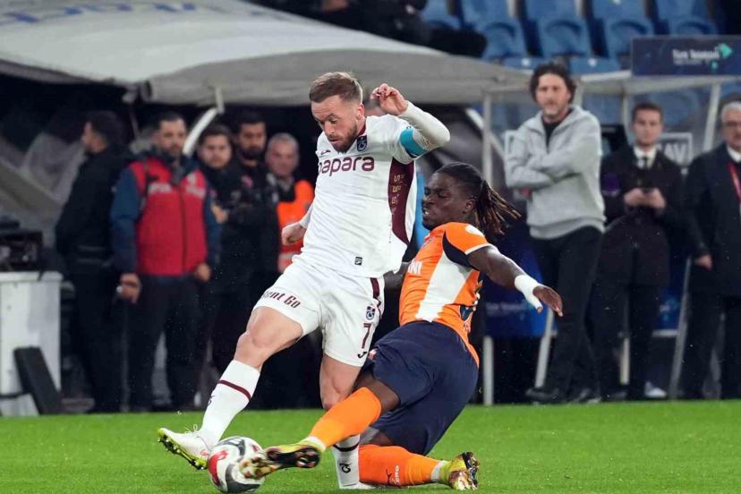 Trendyol Süper Lig: RAMS Başakşehir: 0 - Trabzonspor: 0 (Maç devam ediyor)