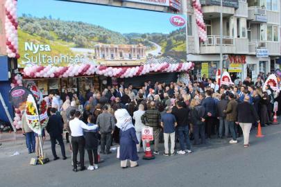 Tuğba Kuruyemiş’in 127. şubesi kadınların eliyle açıldı