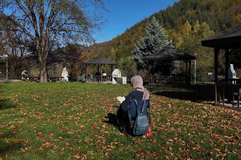Türkiye’nin tek "cadı kazanı" şelalesinde sonbahar manzaraları