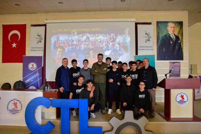 TUSAŞ baş test pilotundan öğrencilere ’gökyüzü dersleri’