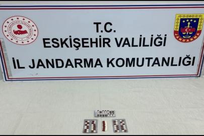 Uyuşturucu bulunduran 2 şahıs jandarma kontrolüne takıldı