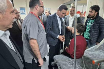 Vali Baruş, zehirlenme şüphesiyle hastaneye kaldırılan öğrencileri ziyaret etti