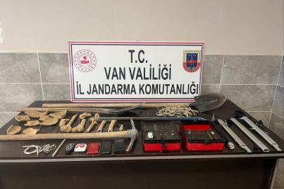 Van’da kaçak kazı yapan 5 kişi yakalandı, kemik parçaları ele geçirildi