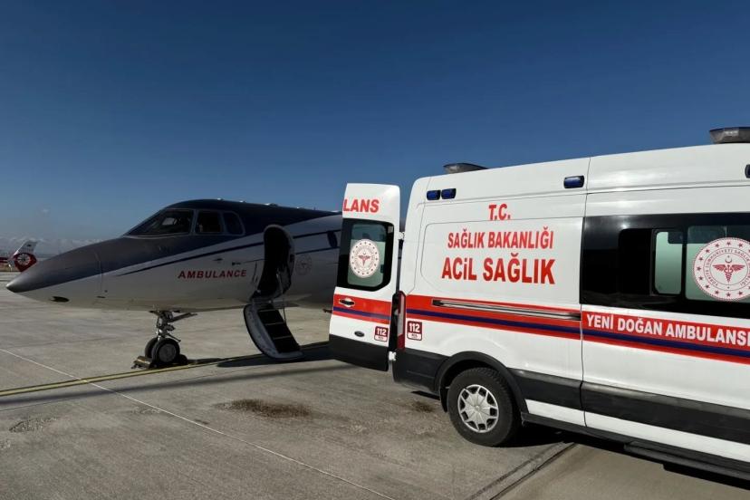 Van’da kalp hastası bebek, uçak ambulansla İstanbul’a sevk edildi