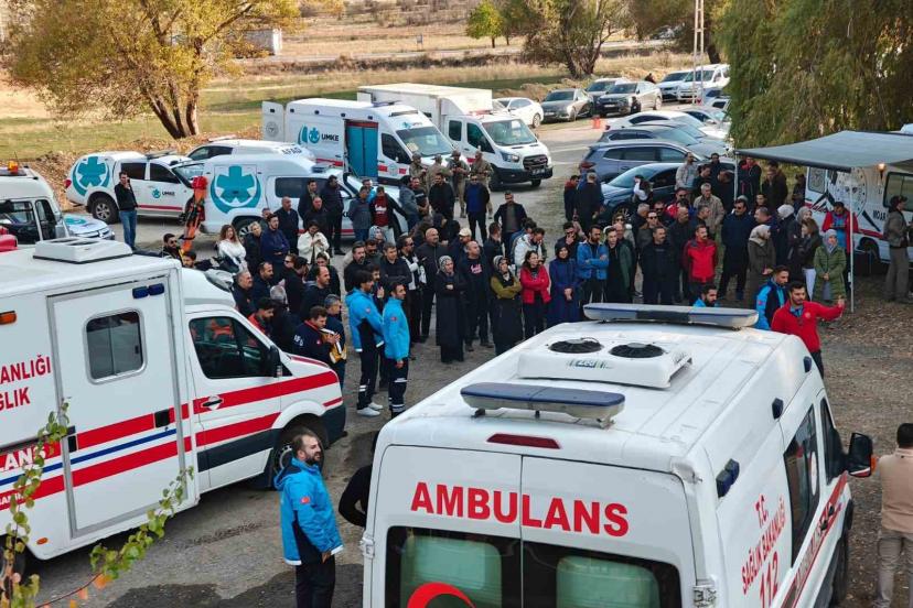 Van’da sağlık yöneticileri afet farkındalık kampında buluştu