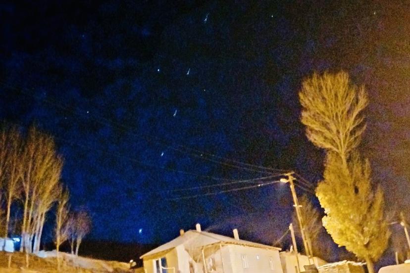 Van’ın üç ilçesinde Starlink kuyruğu görüldü