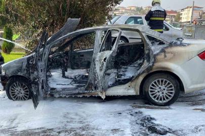 Yakıt aldıktan sonra otomobil alev aldı: 2 araç kullanılamaz hale geldi