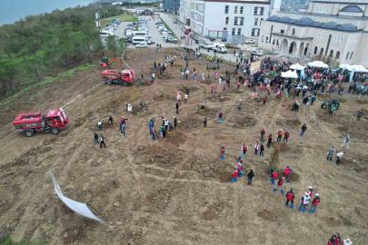 Yalova’da fidanlar toprakla buluşturuldu