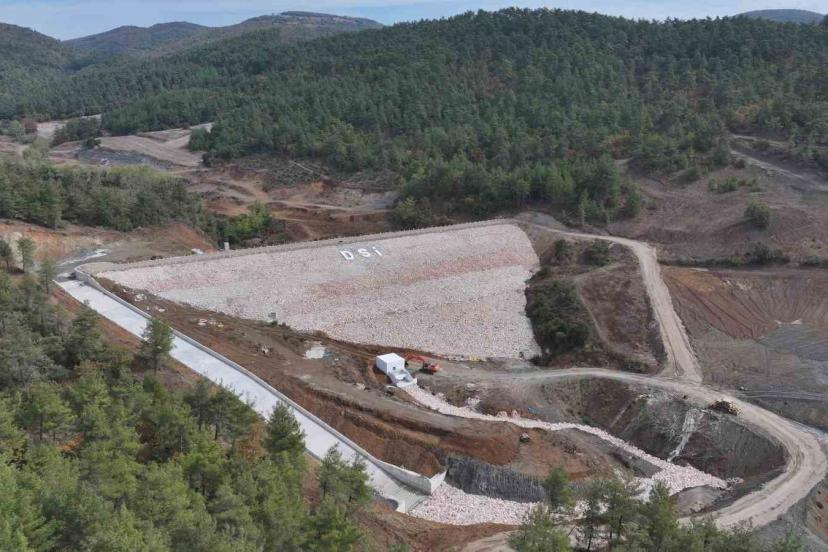 Yaykın Göleti 464 bin 909 metreküp su kapasitesiyle 700 dekar tarım arazisini suyla buluşturacak