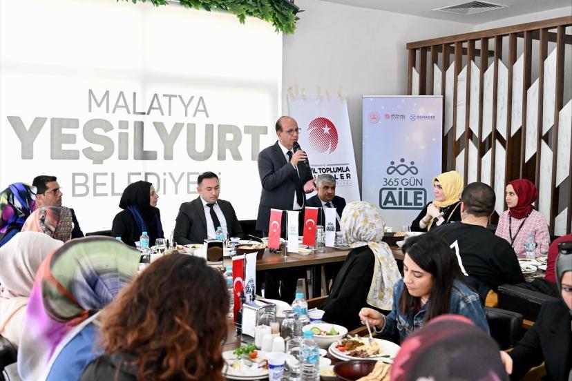 Yeşilyurt Belediyesi’nin ev sahipliği yaptığı ‘Aile Mentörlüğü’ eğitim programı tamamlandı