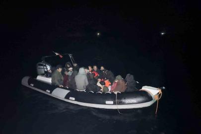 Yunanistan’ın Türk sularına geri ittiği 31 düzensiz göçmen kurtarıldı