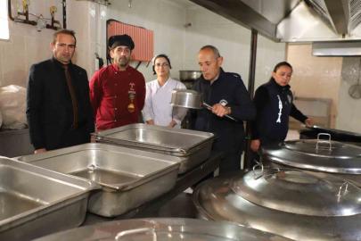 Zabıta, okul mutfaklarını mercek altına aldı