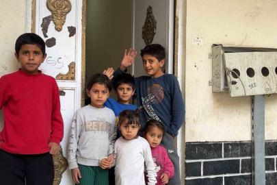 Zor şartlarda yaşayan 6 yetim çocuklu aile için yeni bir hayat başladı