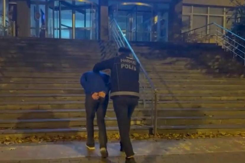 12 yıl kesinleşmiş hapsi bulunan uyuşturucu taciri yakalandı