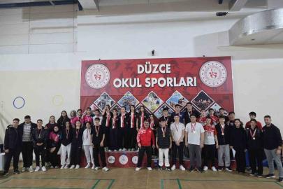 161 sporcu bilek güreşinde mücadele etti