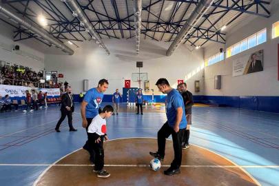 3 Aralık Dünya Farkındalık Günü Gazipaşa’da özel öğrencilerin katılımıyla kutlandı