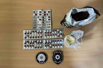3 kişinin üstünde 71 sentetik ecza hap ele geçirildi