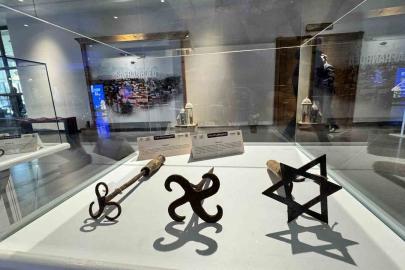 40 yılda biriktirdiği Türk boy damgaları Safranbolu’da sergiledi