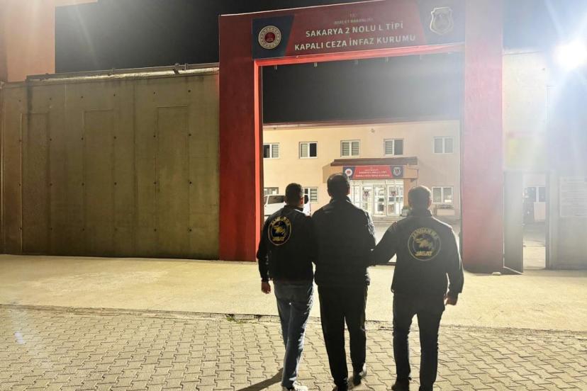 42 ve 28 yıl hapis cezası olan şahıslar jandarmadan kaçamadı