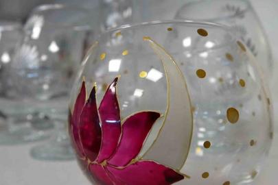 800 derece ateşle buluşan cam sanat eserine dönüşüyor