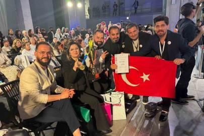 Acıpayamlı kadın kuaför Asian Global Cup 2025 birincisi oldu