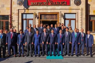 Adalet Bakanı Tunç Bayburt Valiliğini ziyaret etti