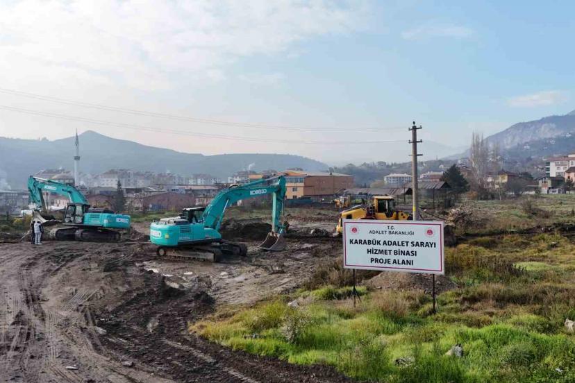 Adalet Sarayı için ilk kazma vuruldu