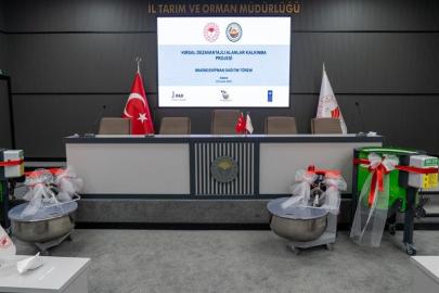 Adana’da 16’sı kadın 32 çiftçiye makine desteği