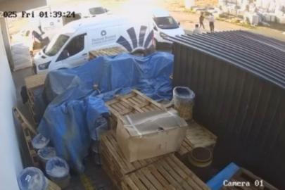 Adana’da bir kişinin bıçaklanarak öldürüldüğü olayın kamera kayıtları ortaya çıktı