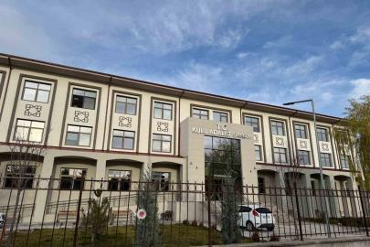 Adliyede çalışan memur ihale bedellerini zimmetine geçirdiği iddiasıyla tutuklandı