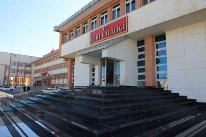 Ağrı Valiliği sürücüleri buzlanmaya karşı uyardı