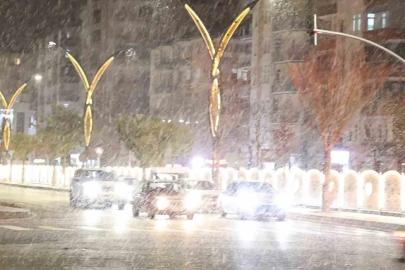 Aksaray’da beklenen kar yağışı başladı