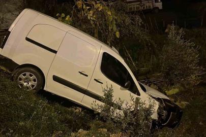 Alanya’da kamyonet şarampole yuvarlandı: 1 yaralı