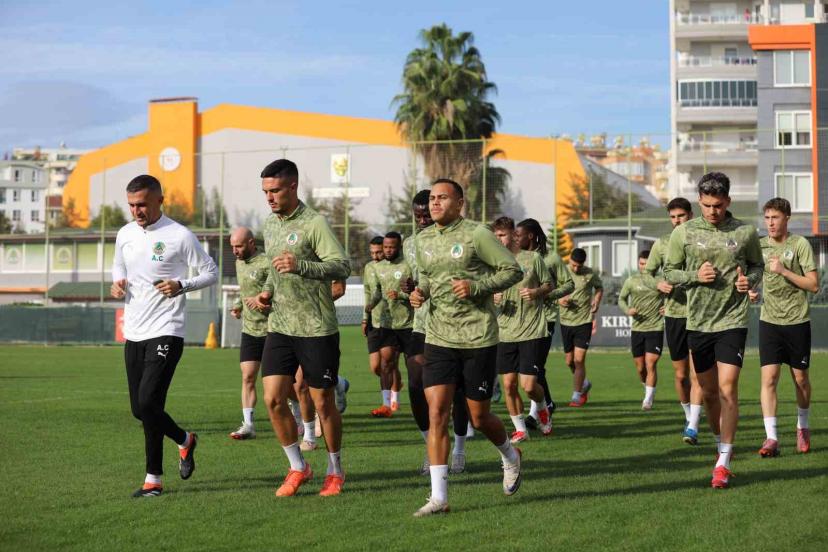 Alanyaspor, Çorum FK maçı hazırlıklarını tamamladı