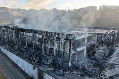 Alev alev yanan kimya fabrikasının son hali havadan görüntülendi