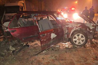 Alkollü sürücü sollama yaparken duvara çarptı: 3 yaralı