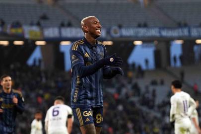 Anderson Talisca gollerine devam etti