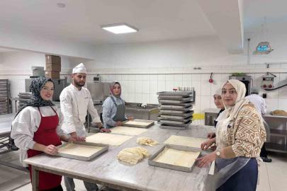 Ankara’da Hanım Evinde lezzetin ustalığı imalathanede öğretiliyor
